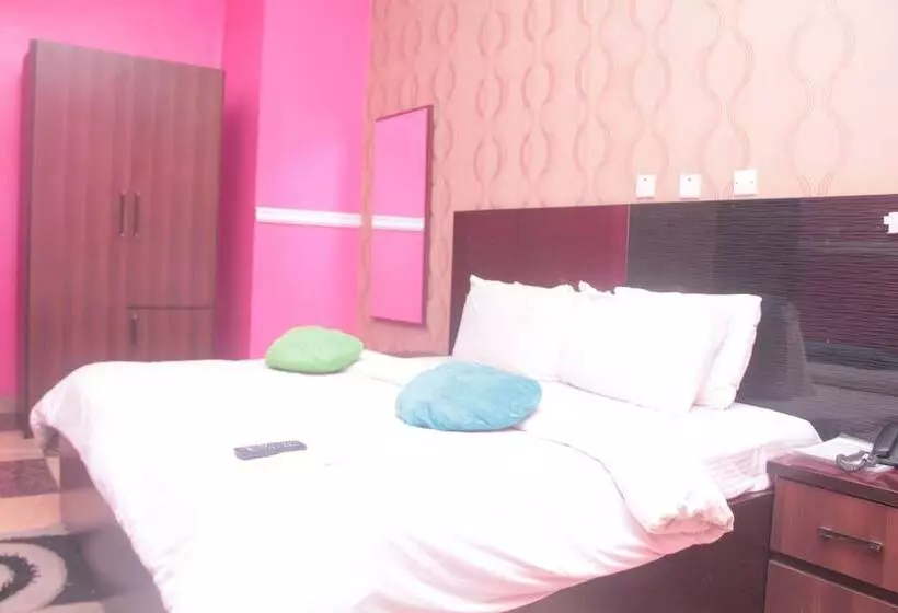 Titanic View Hotel & Suites