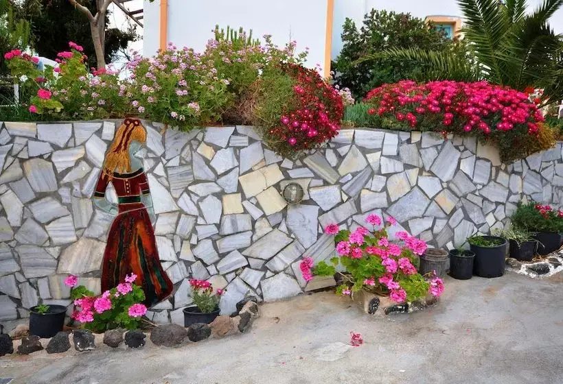 هتل Santorini Camping Rooms