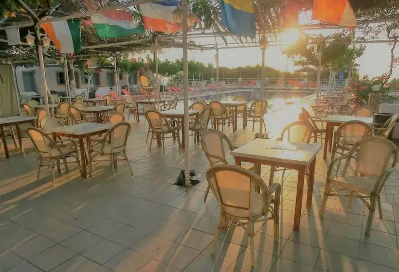 هتل Santorini Camping Rooms