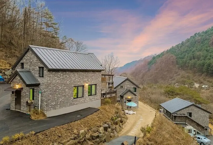 Gapyeong On The Hill Dogchae Pension