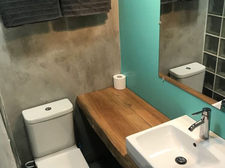 Crash Pad Adventure Hostel