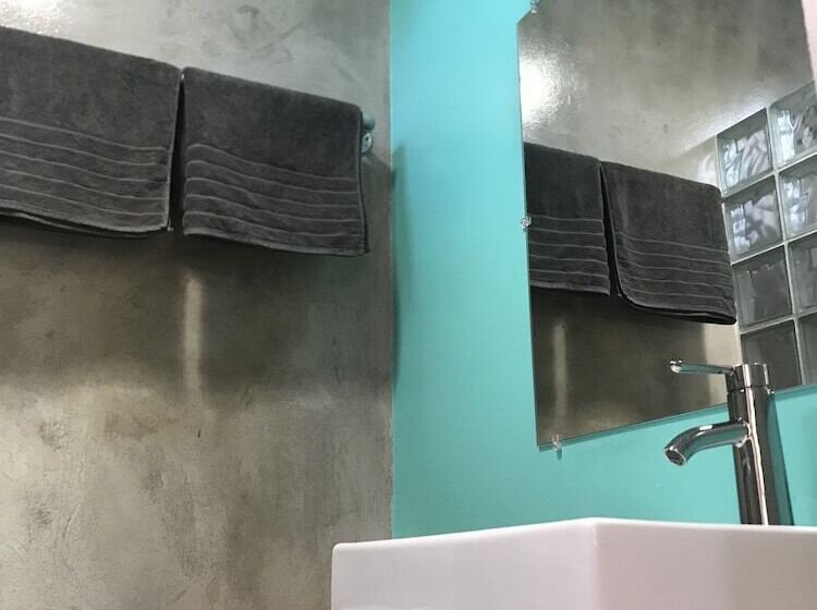 Crash Pad Adventure Hostel