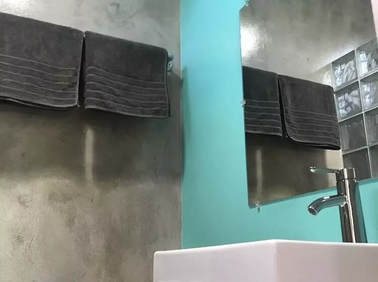 Crash Pad Adventure Hostel