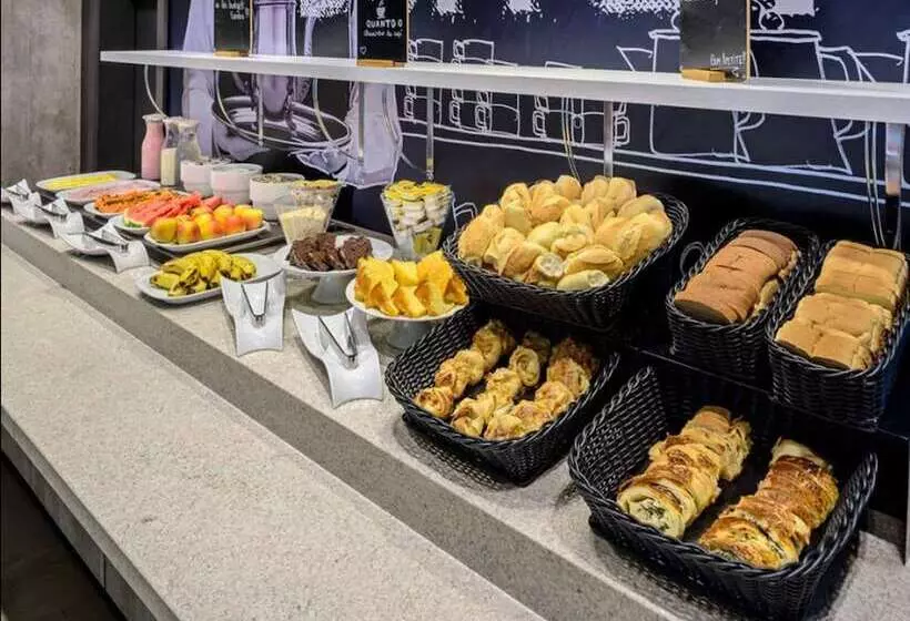 ホテル Ibis Budget Divinopolis