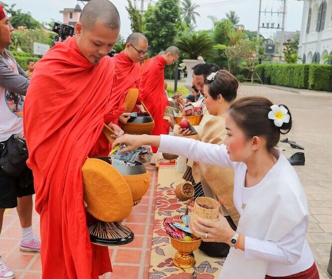 בית מלון כפרי Le Thatluang D Or Boutique