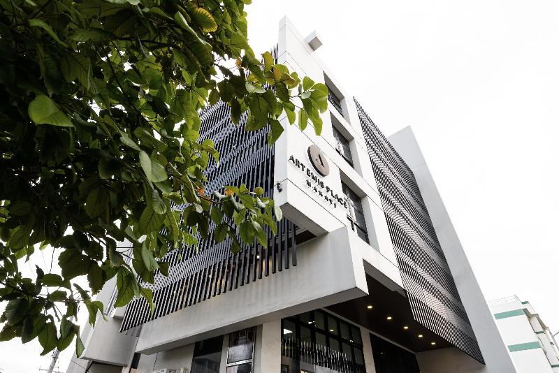 בית מלון כפרי Artemis Place Makati