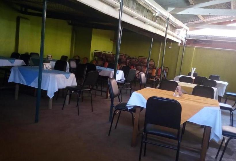 فندق Country Inn Masindi