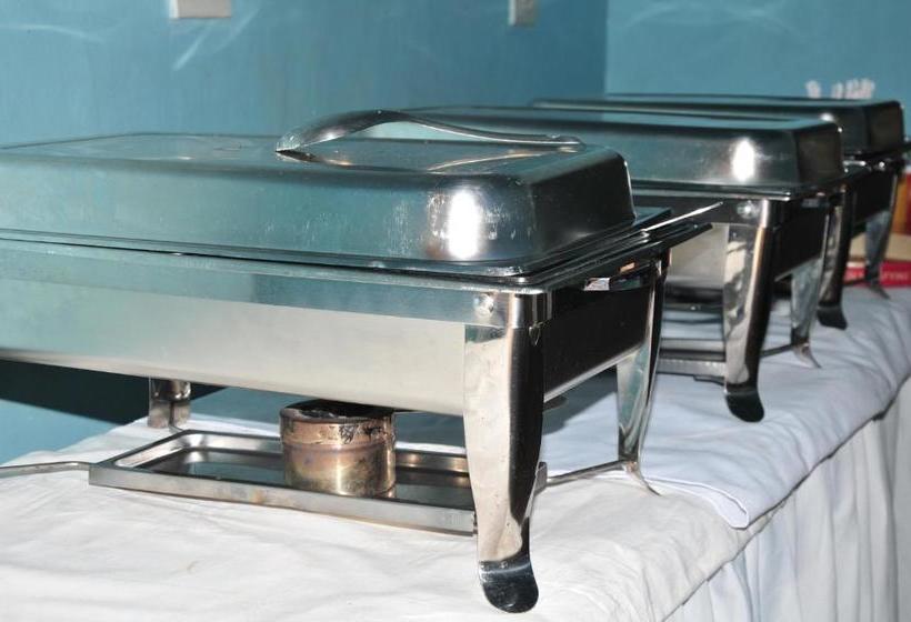 فندق Country Inn Masindi