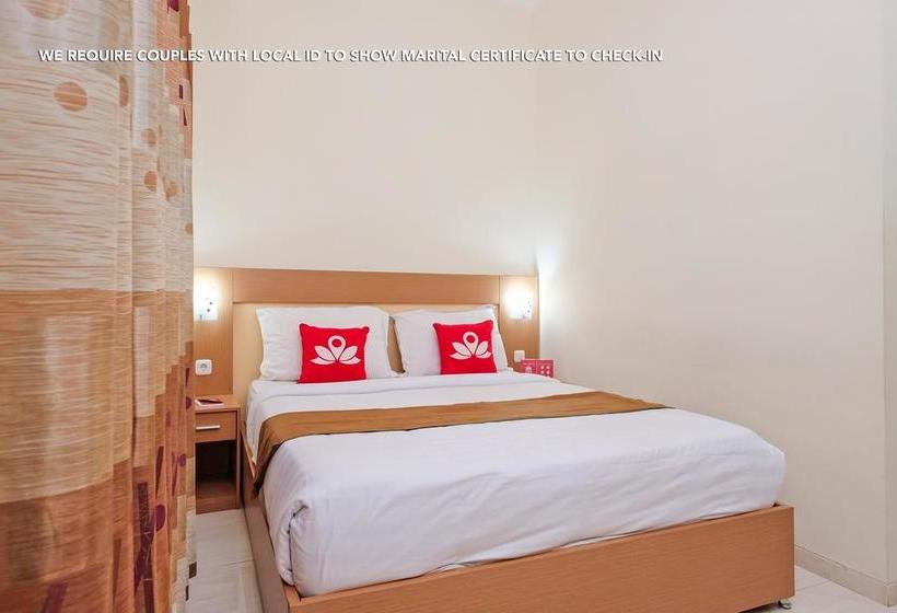 בית מלון כפרי Zen Rooms Near Stasiun Kota Baru