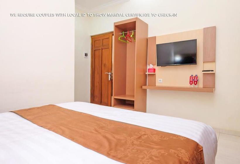 בית מלון כפרי Zen Rooms Near Stasiun Kota Baru