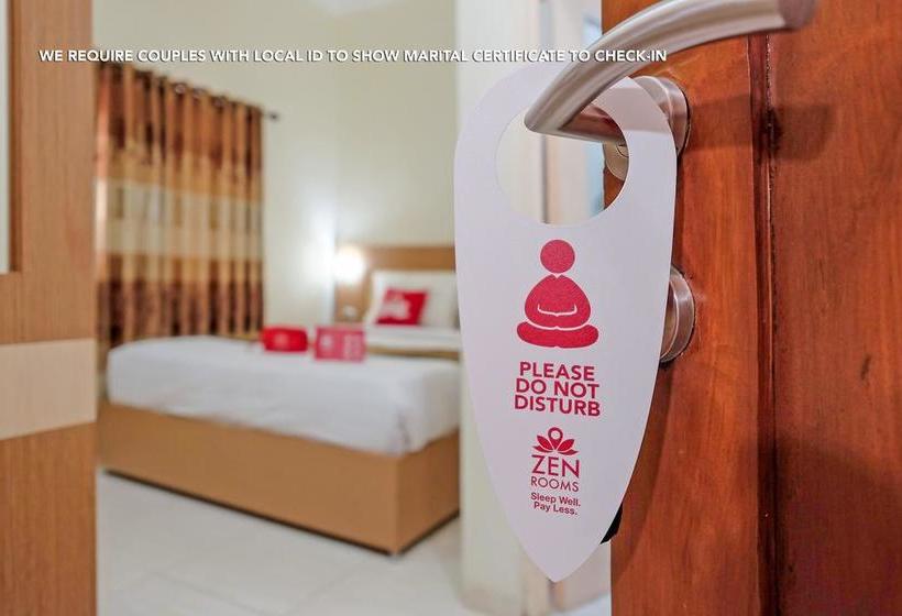 בית מלון כפרי Zen Rooms Near Stasiun Kota Baru