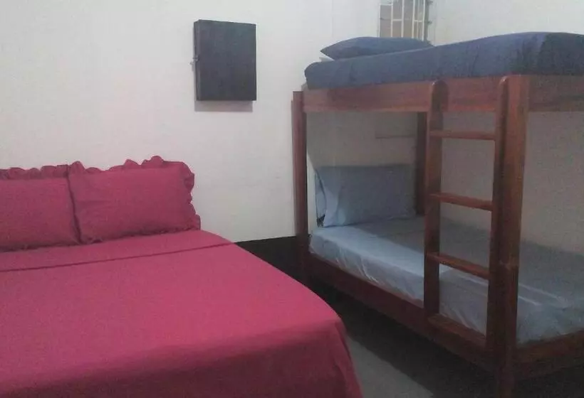 هاستل Drifters@one Mile