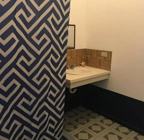 هاستل Drifters@one Mile