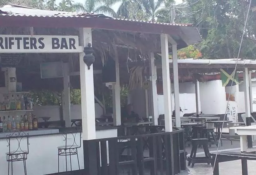 هاستل Drifters@one Mile