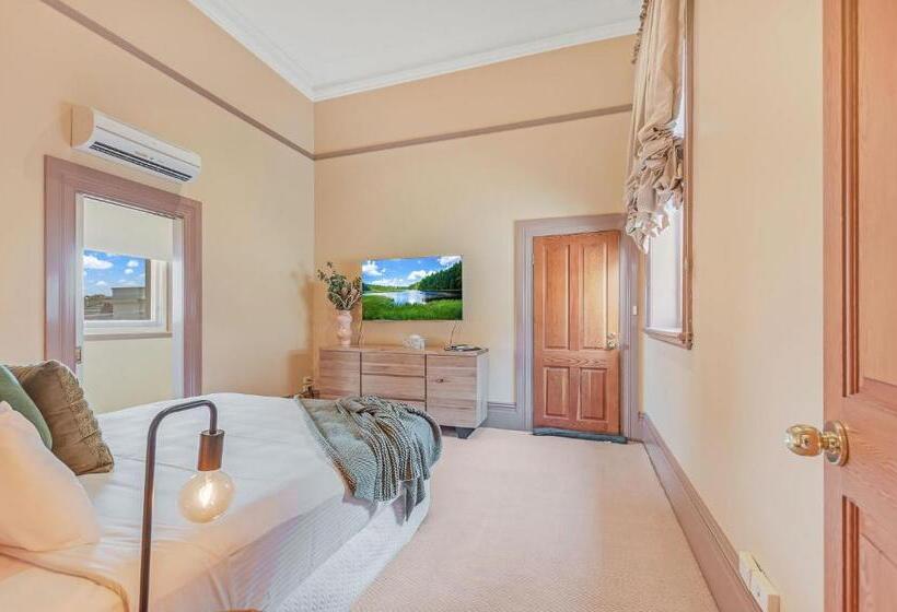 住宿加早餐  Clocktower Suites