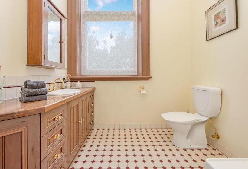 住宿加早餐  Clocktower Suites