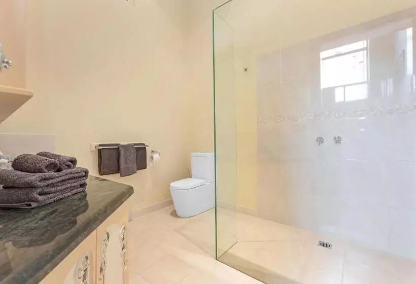 Nocleg ze śniadaniem Clocktower Suites