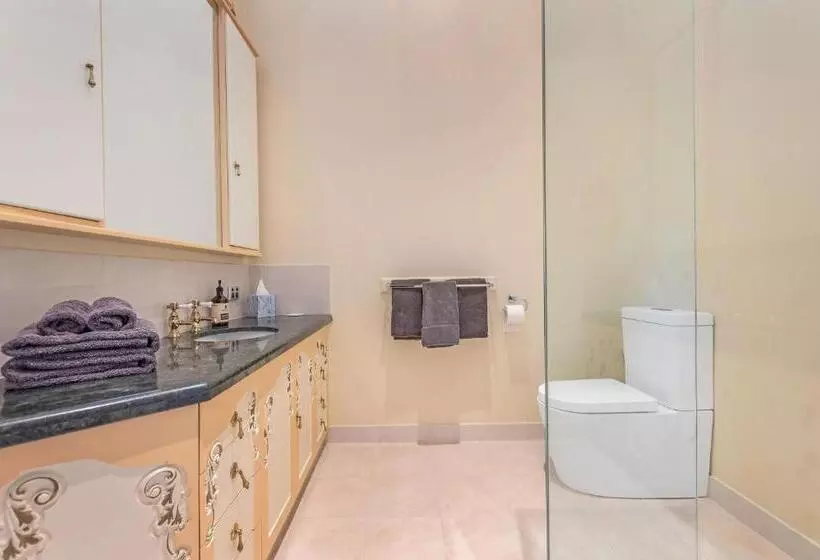 Nocleg ze śniadaniem Clocktower Suites