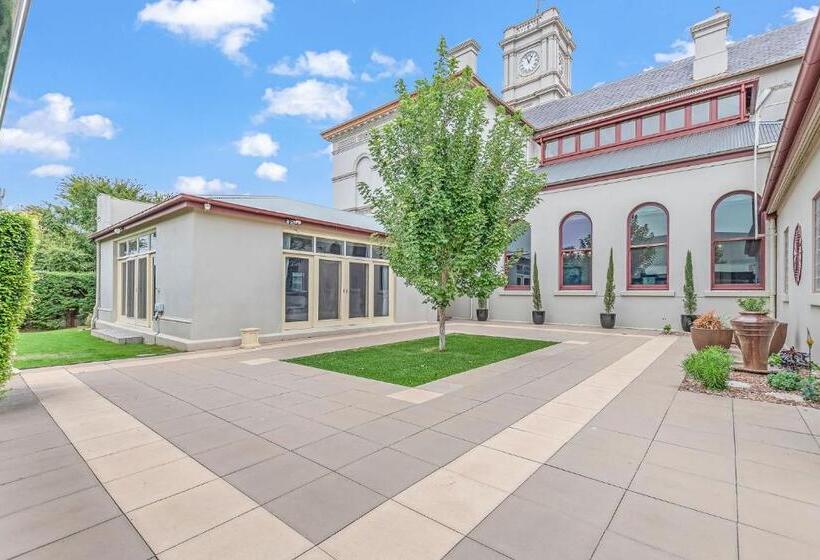 住宿加早餐  Clocktower Suites