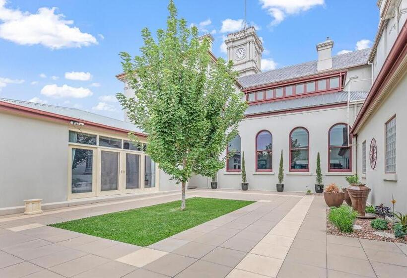 住宿加早餐  Clocktower Suites