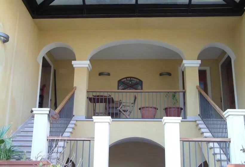 Aamiaismajoitus (B&B) La Dimora Del Borgo
