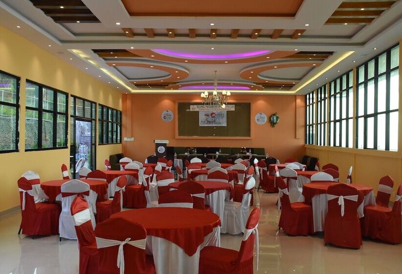 Bojinee Nagarkot Resort