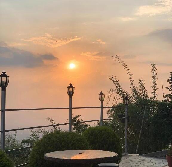 Bojinee Nagarkot Resort