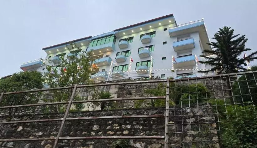 Bojinee Nagarkot Resort