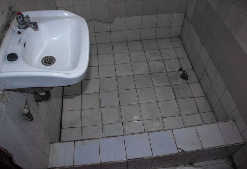 هتل Airport Budget