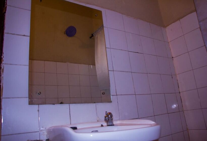 هتل Airport Budget