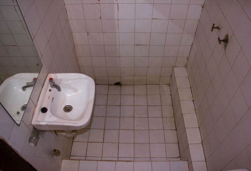 هتل Airport Budget