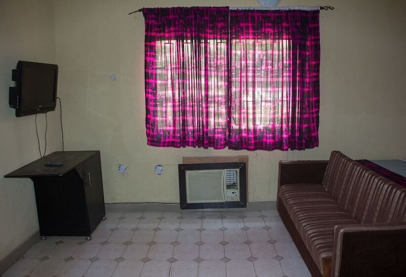 هتل Airport Budget