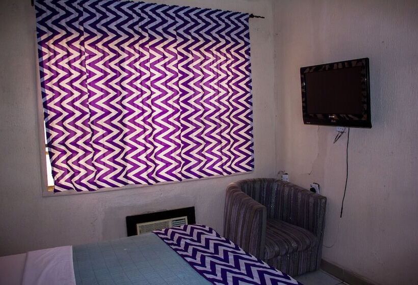 هتل Airport Budget