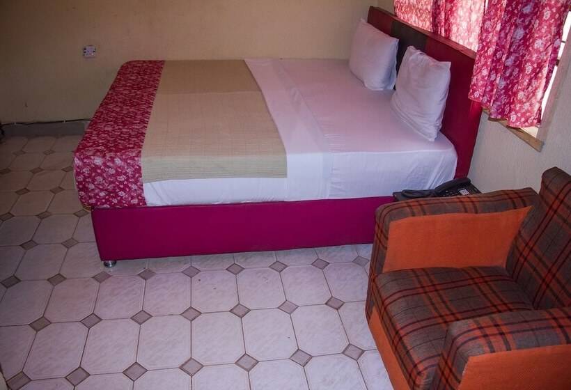 هتل Airport Budget