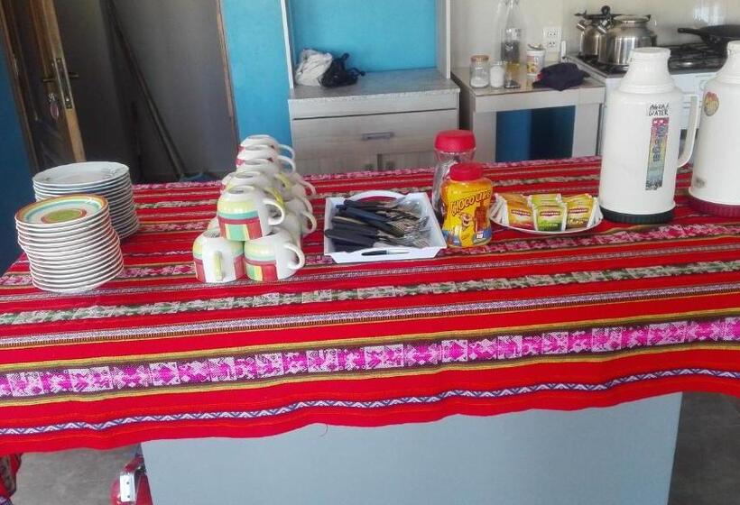 هتل Piedra Blanca Backpackers Hostel