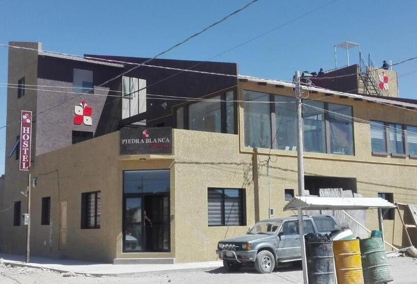 هتل Piedra Blanca Backpackers Hostel