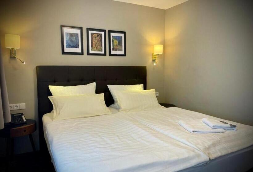 בית מלון כפרי Regina