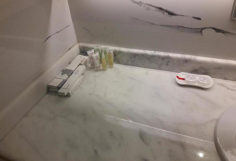 فندق Lechateau Boutique