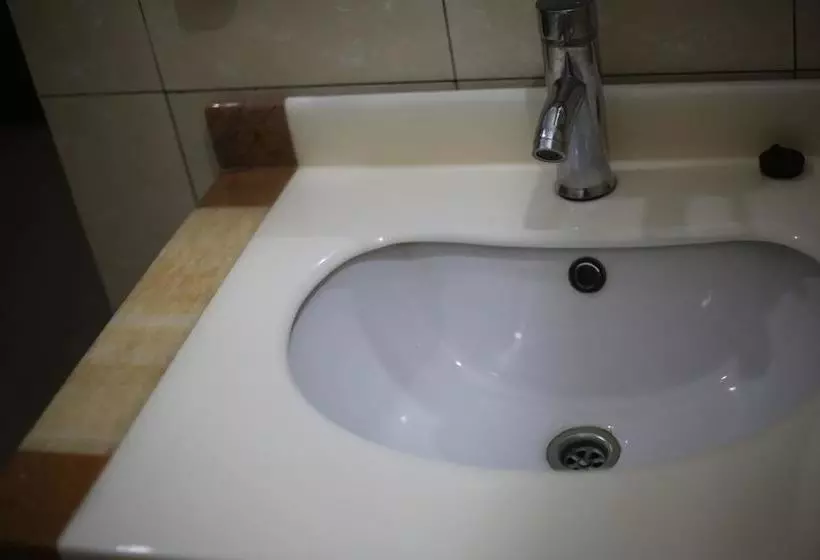 هتل La Perle
