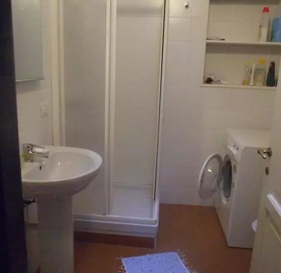 تختخواب و صبحانه La Stufa Rossa