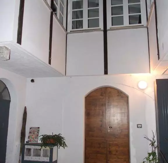 تختخواب و صبحانه La Stufa Rossa