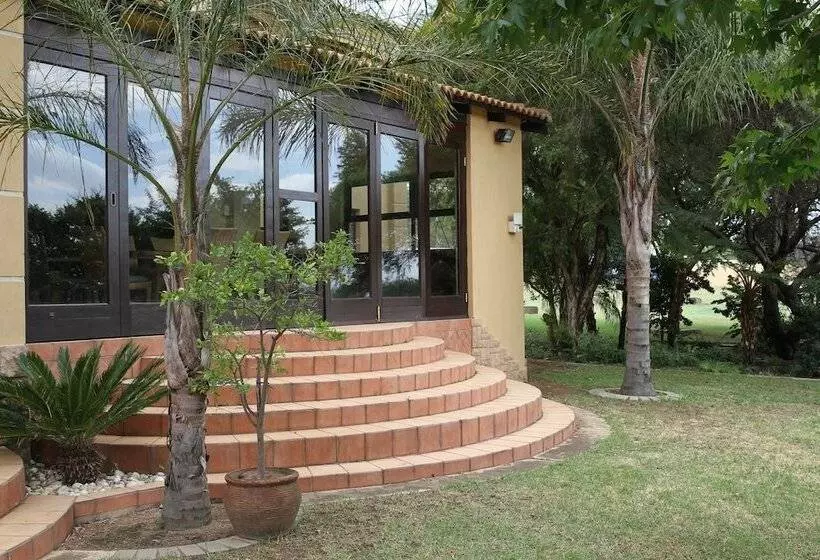 Aamiaismajoitus (B&B) La Villa Rosa