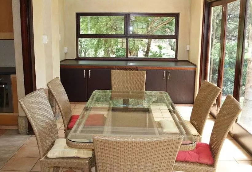 Aamiaismajoitus (B&B) La Villa Rosa