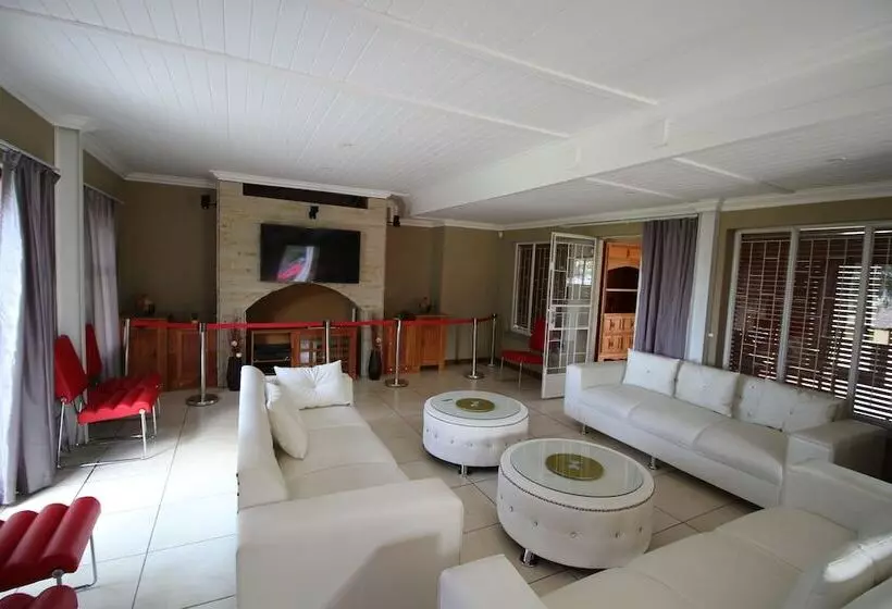 Aamiaismajoitus (B&B) La Villa Rosa