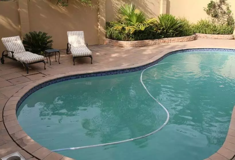 Aamiaismajoitus (B&B) La Villa Rosa