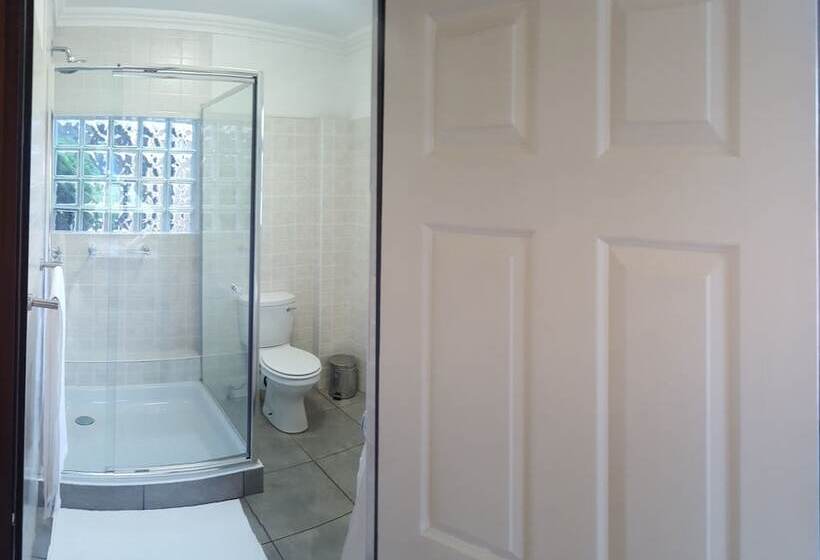 ベッドアンドブレックファースト La Villa Rosa