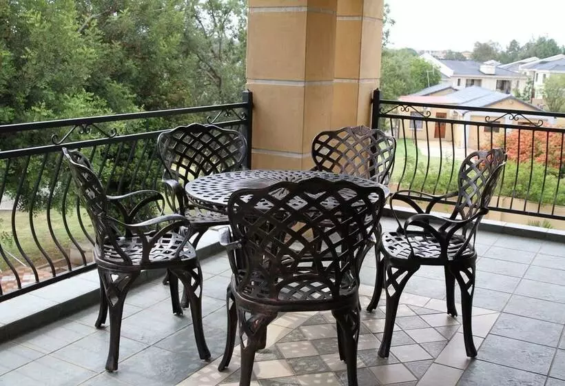 Aamiaismajoitus (B&B) La Villa Rosa