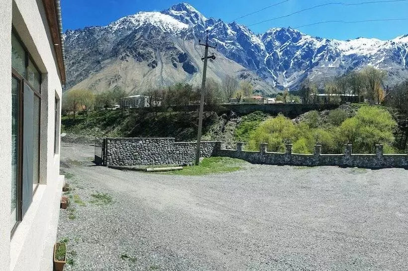 Cozy Hotel Kazbegi