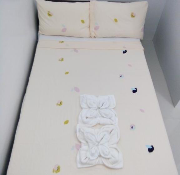 בית מלון כפרי Chelle S Apartelle  Inn