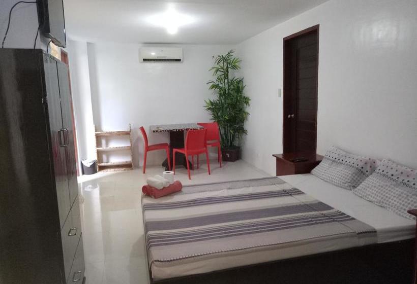 בית מלון כפרי Chelle S Apartelle  Inn